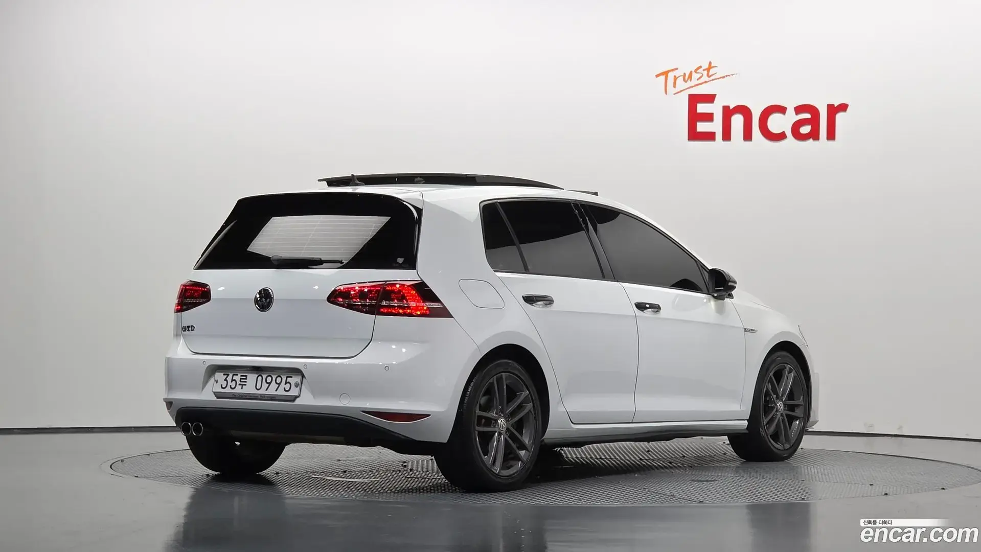 Main__Slider__Photo:Golf Volkswagen 2015.9-1