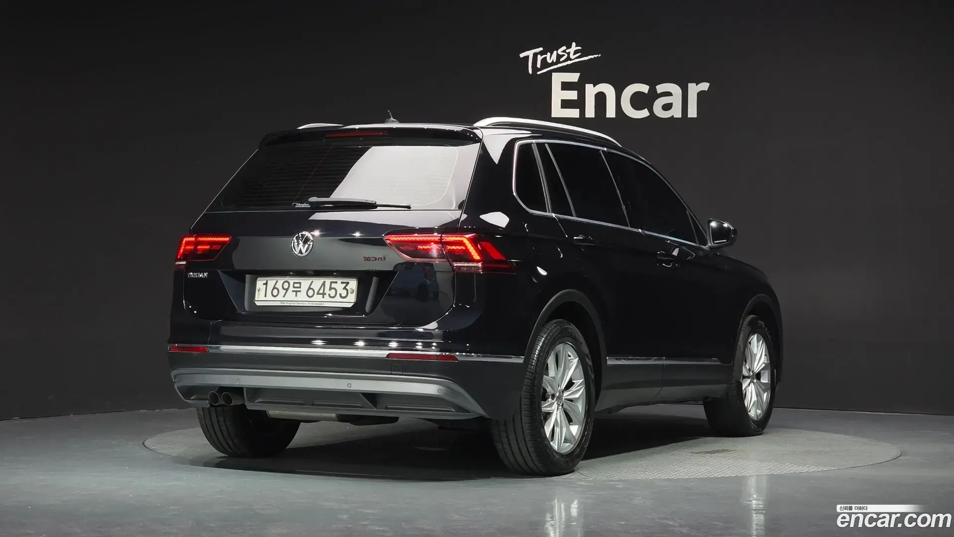 Main__Slider__Photo:Tiguan Volkswagen 2019.11-1