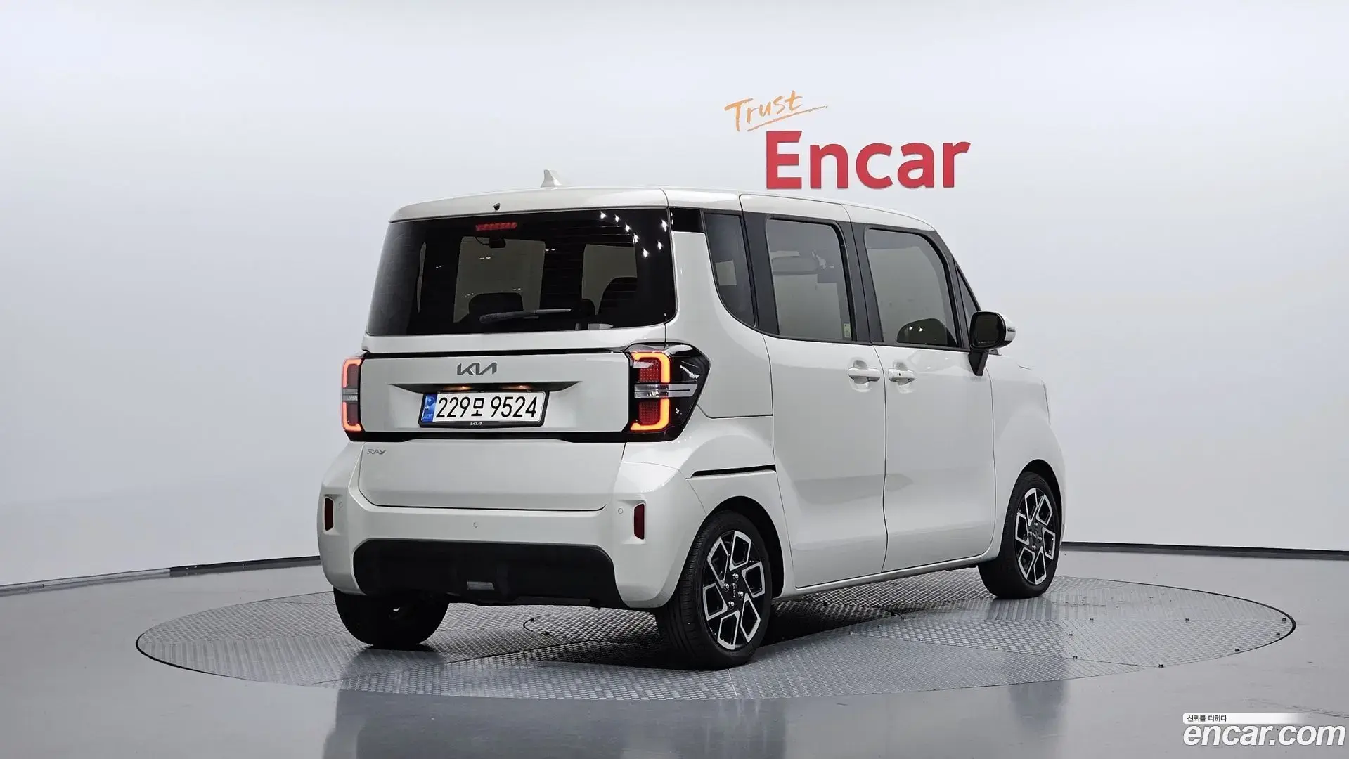 Main__Slider__Photo:RAY Kia 2022.11-1