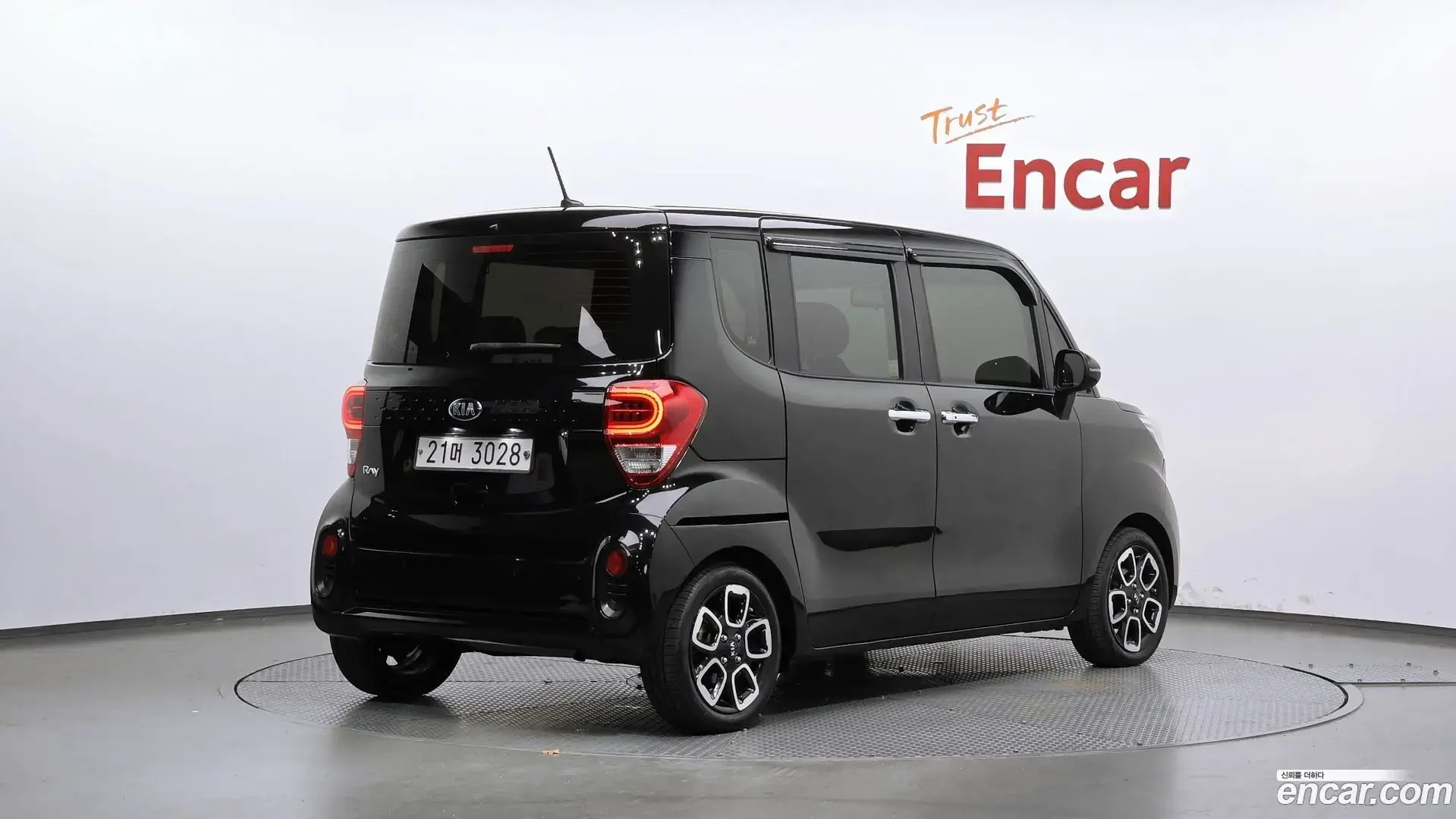 Main__Slider__Photo:RAY Kia 2019.7-1