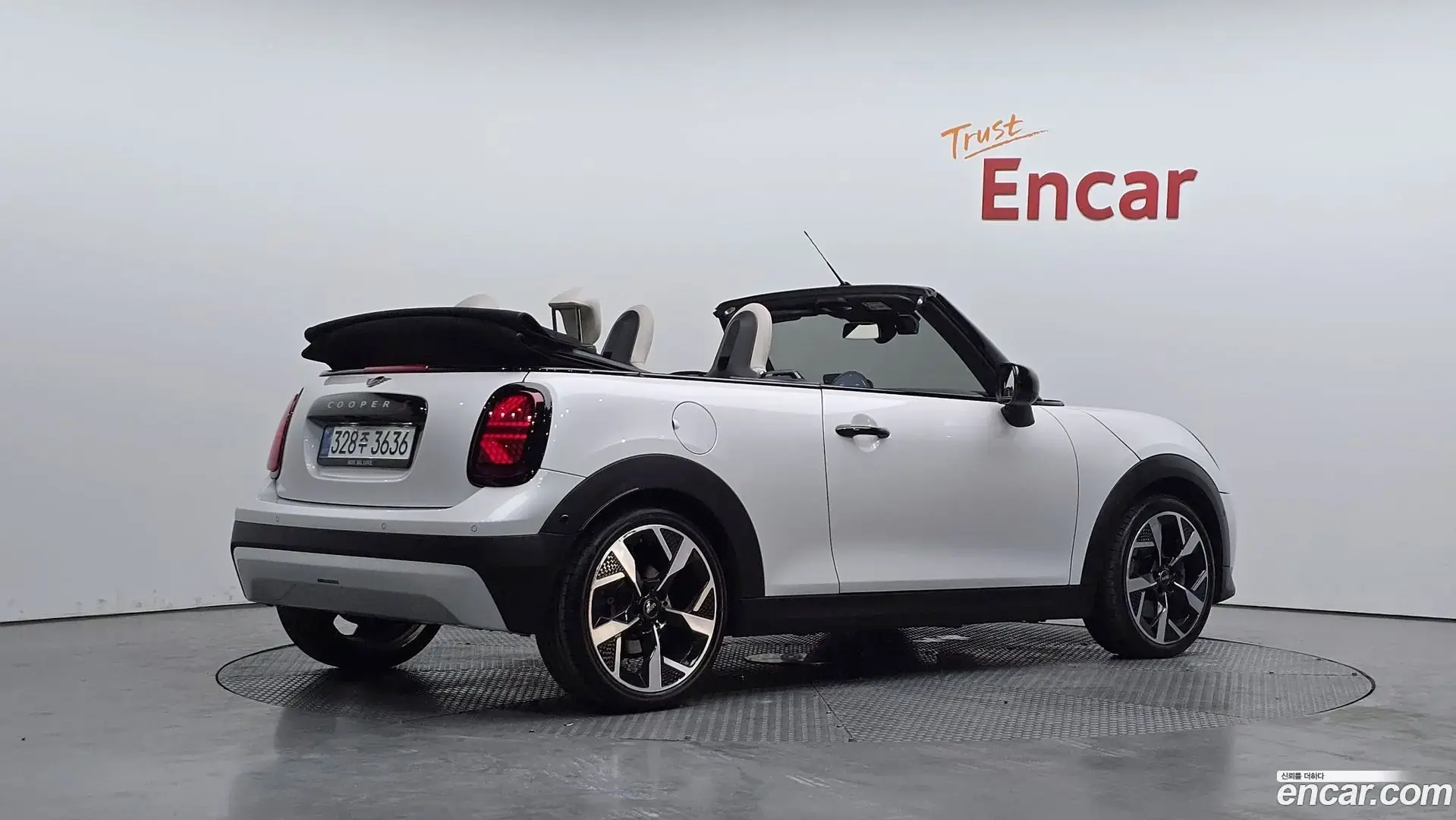 Main__Slider__Photo:Cooper Convertible Mini 2025.11-1