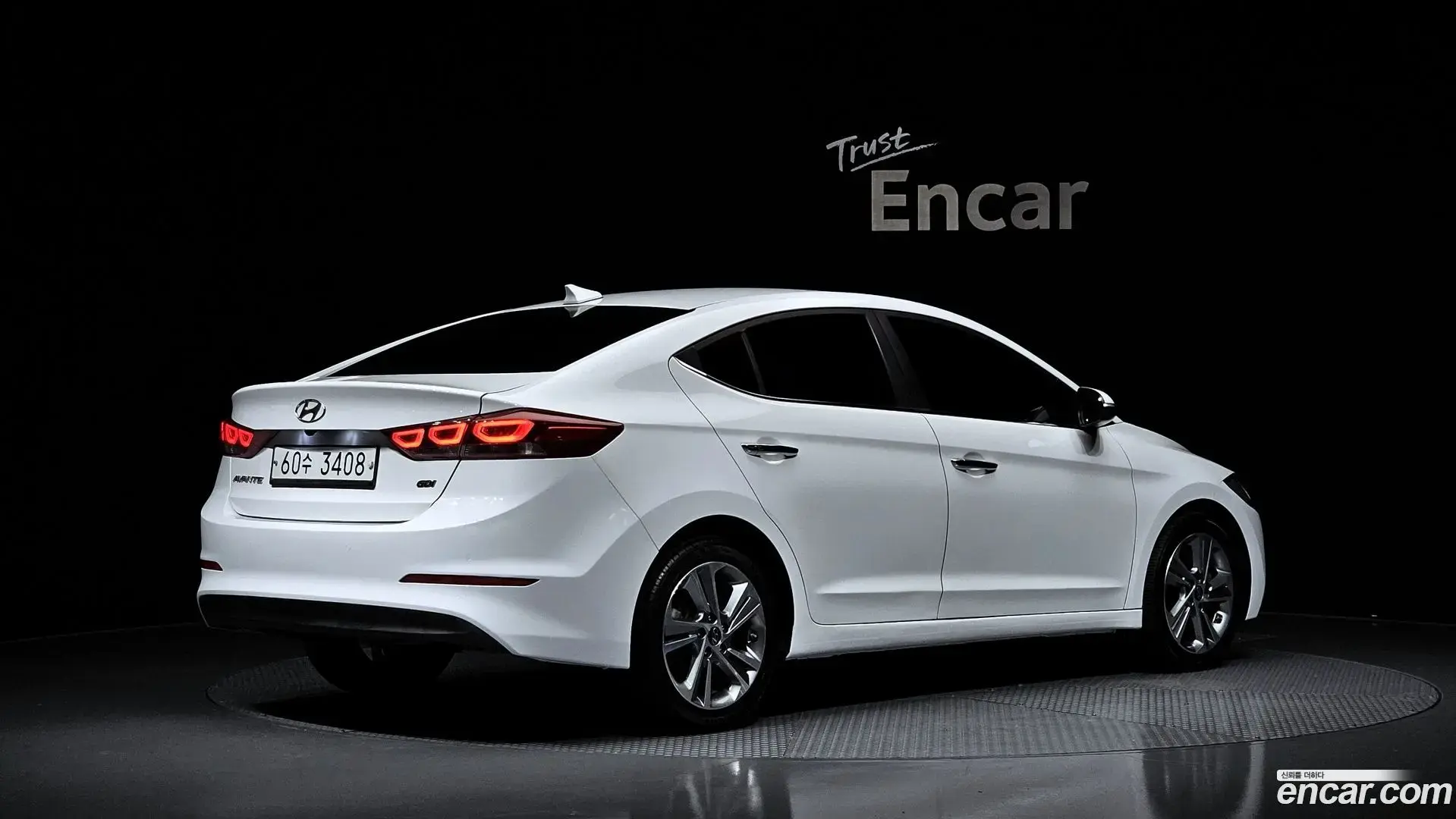 Main__Slider__Photo:AVANTE Hyundai 2017.0-1