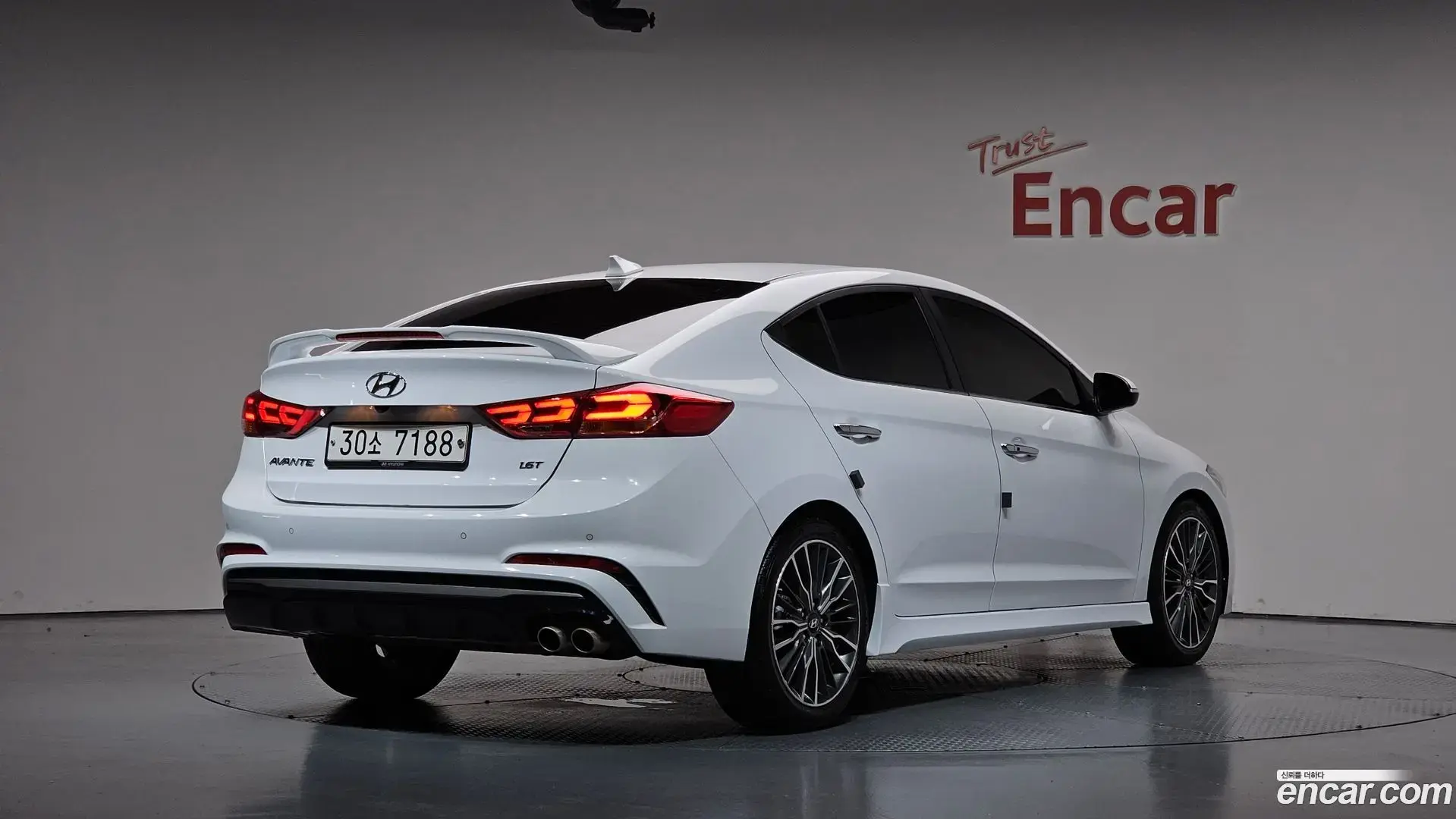 Main__Slider__Photo:AVANTE Hyundai 2018.2-1