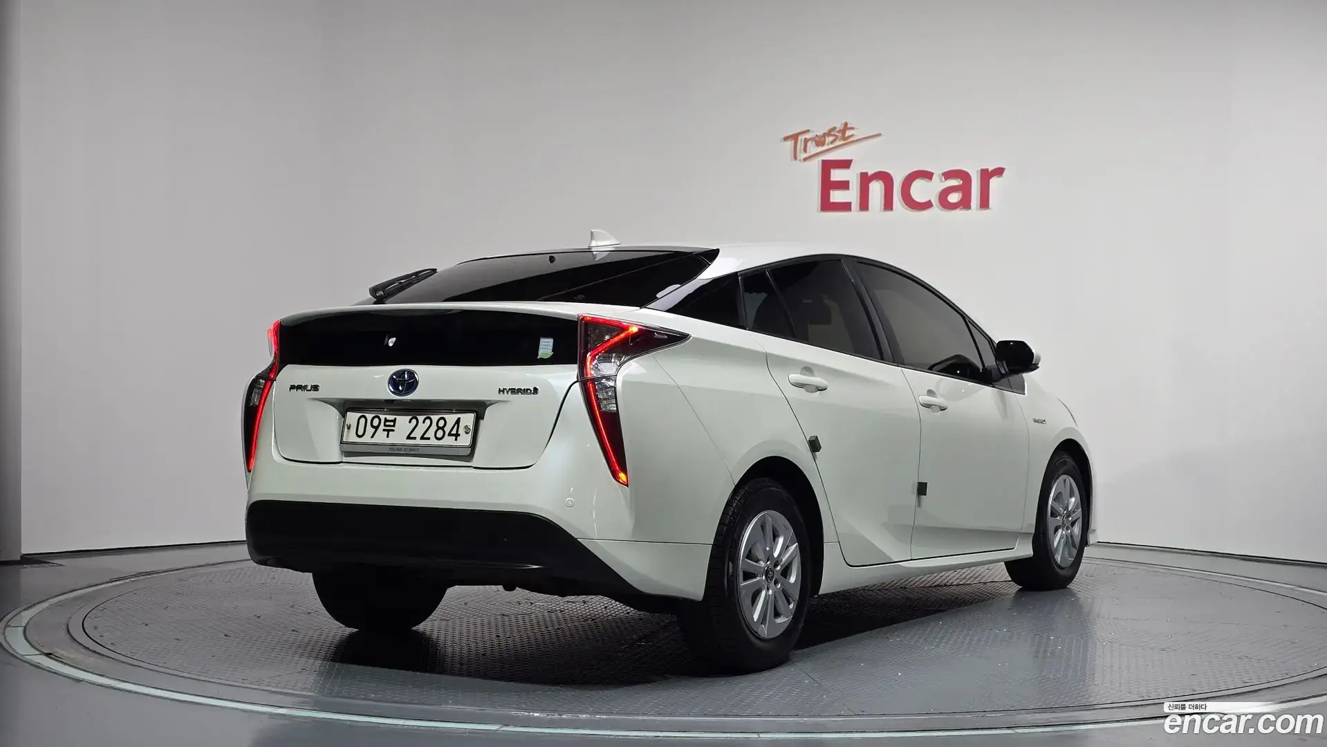 Main__Slider__Photo:Prius Toyota 2018.2-1