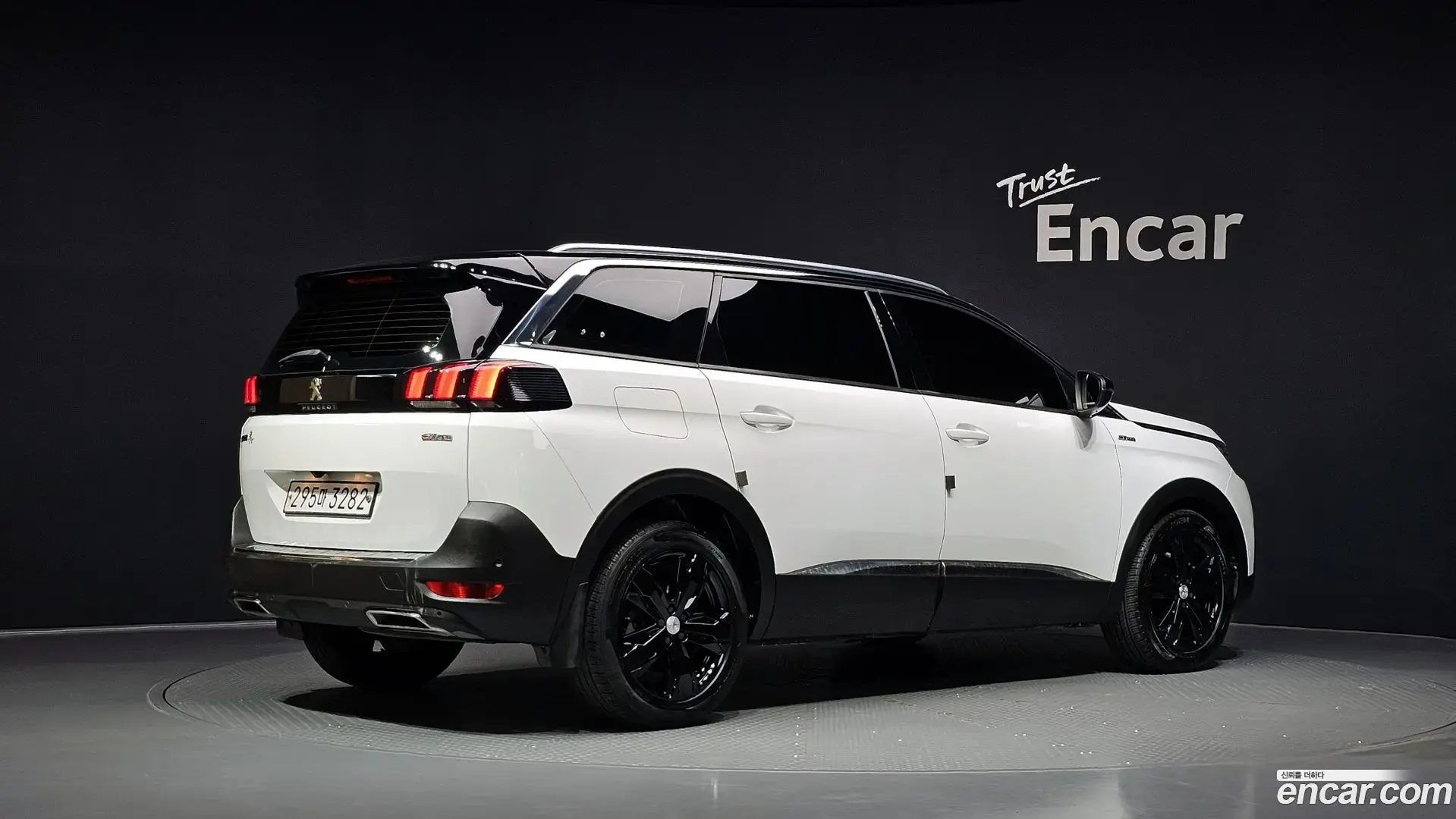 Main__Slider__Photo:5008 Peugeot 2018.11-1