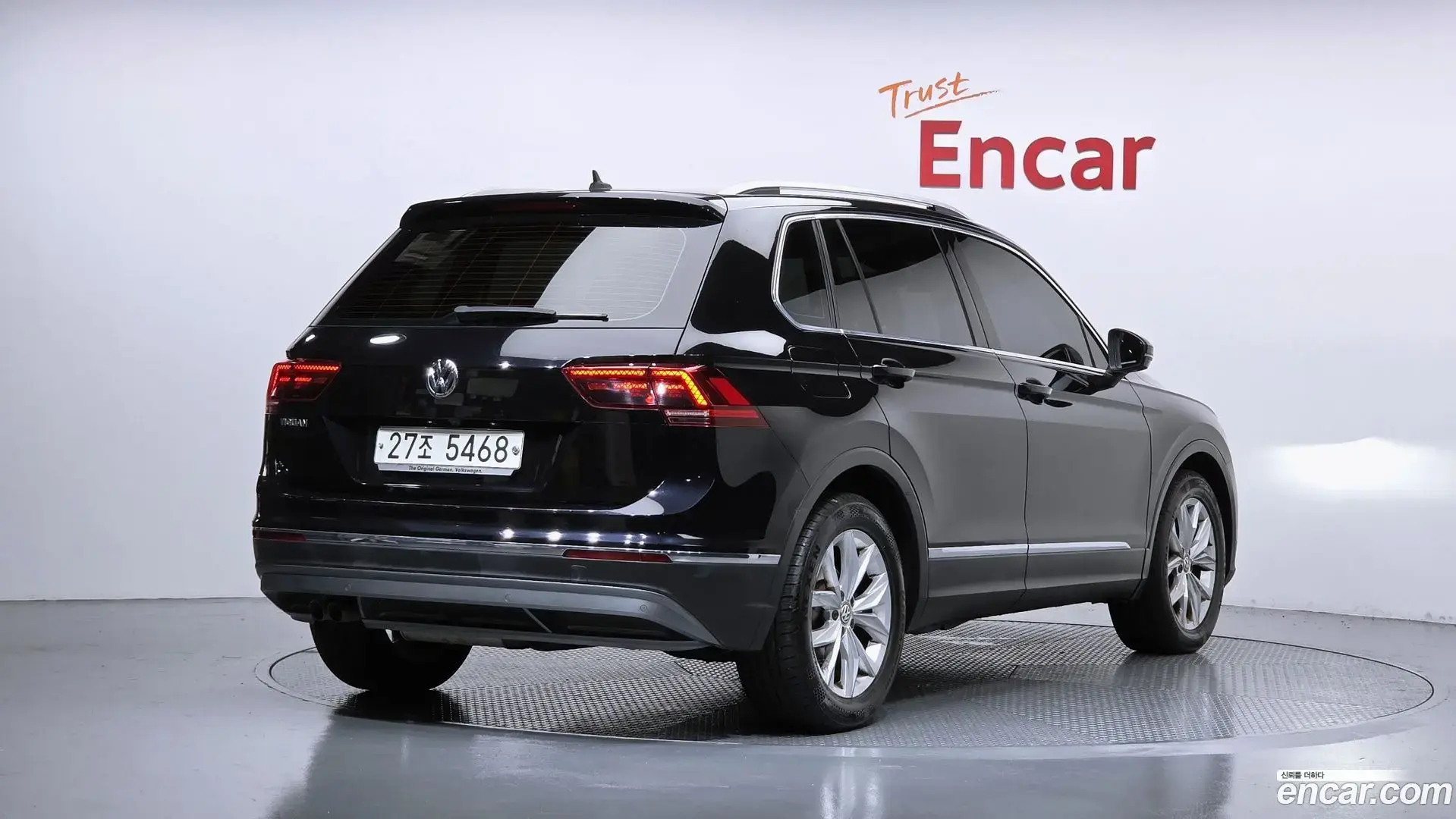 Main__Slider__Photo:Tiguan Volkswagen 2018.6-1