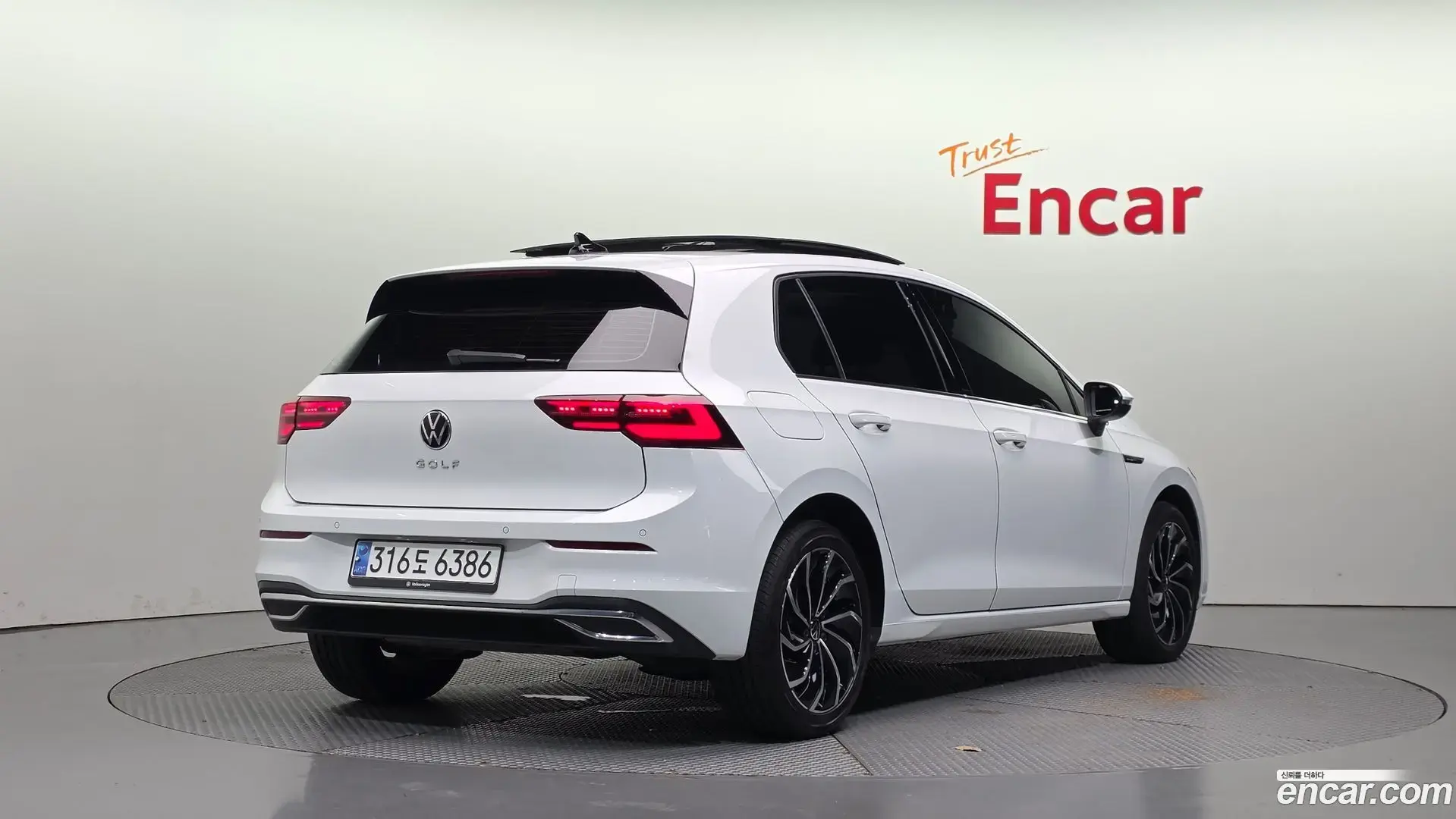 Main__Slider__Photo:Golf Volkswagen 2023.7-1