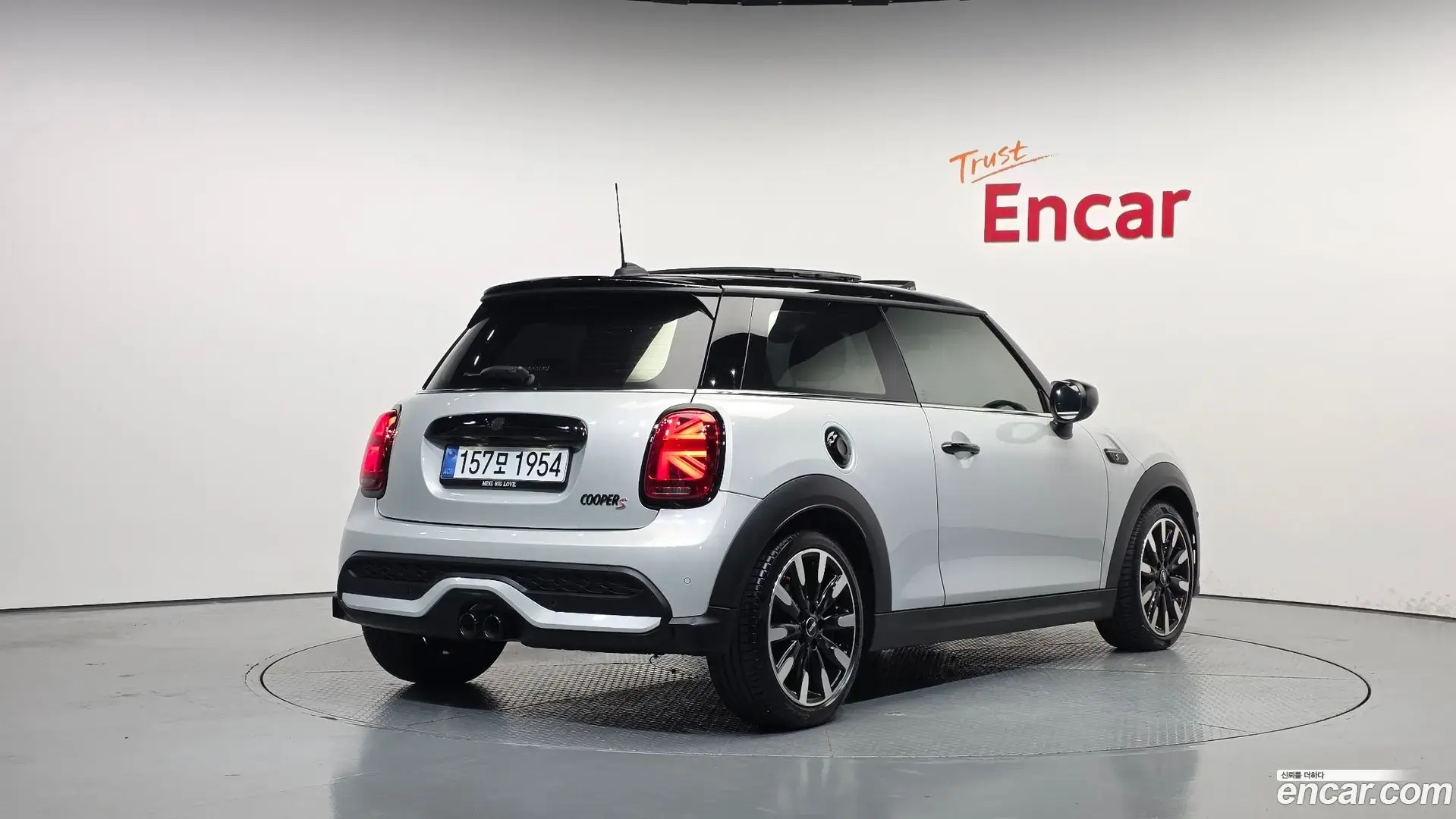 Main__Slider__Photo:Cooper Mini 2022.8-1