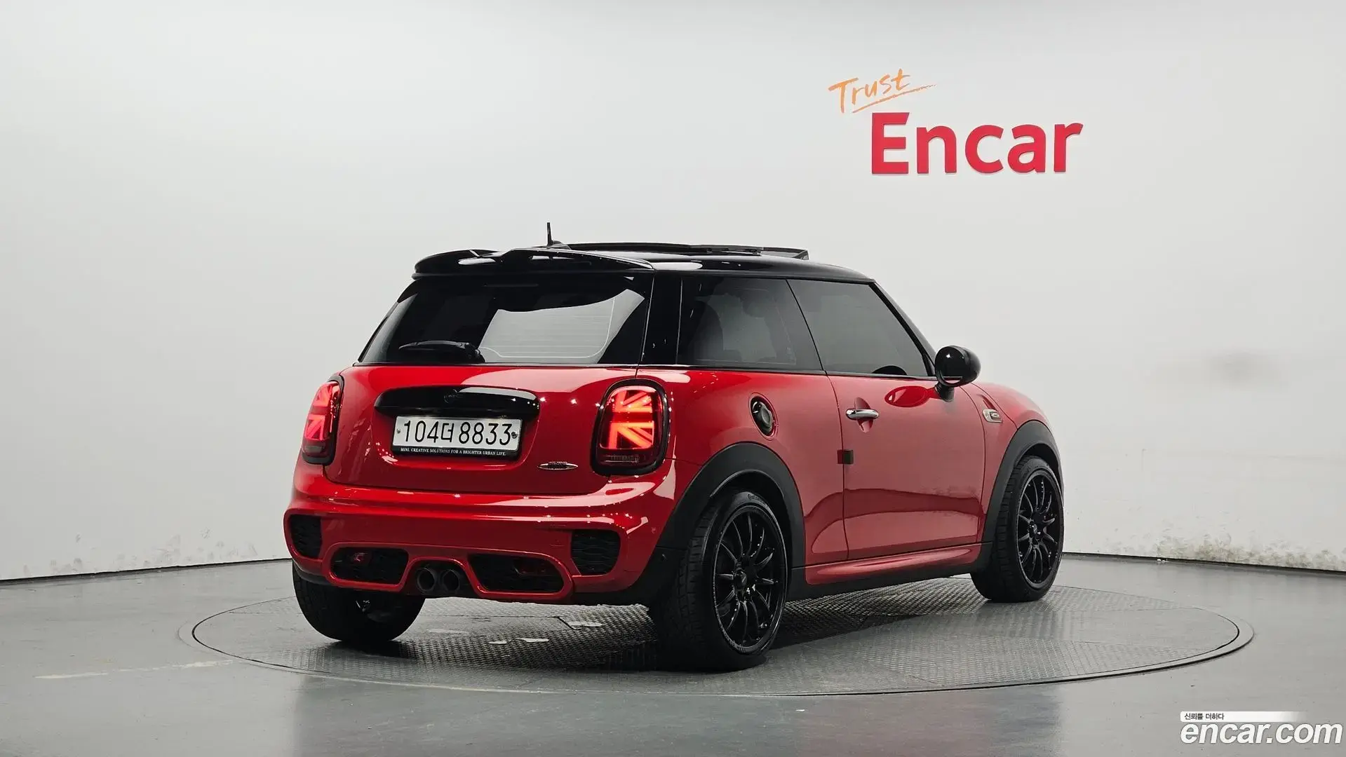 Main__Slider__Photo:Cooper Mini 2019.10-1
