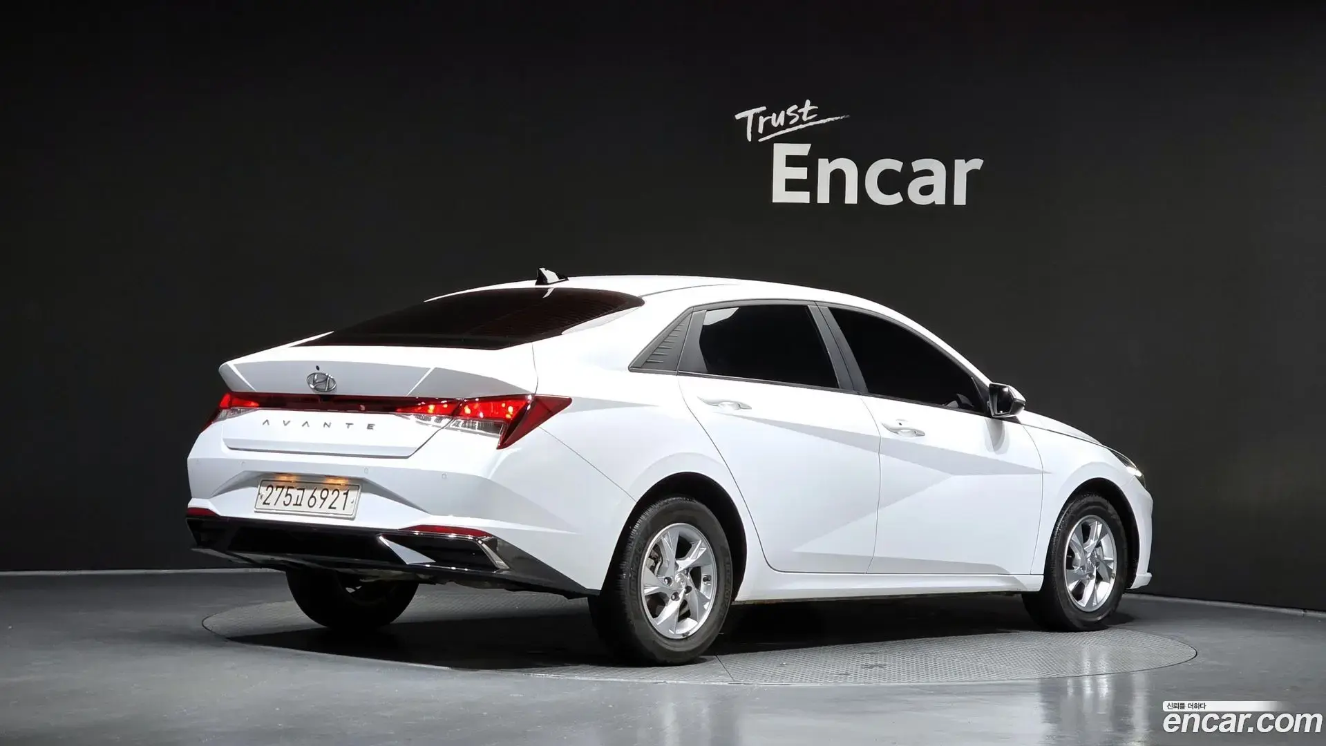 Main__Slider__Photo:AVANTE Hyundai 2021.10-1