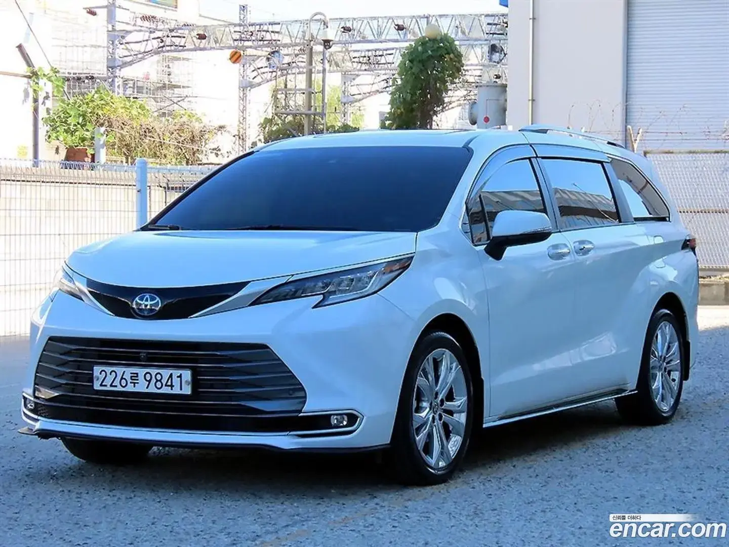 Main__Slider__Photo:Sienna Toyota 2022.5-1