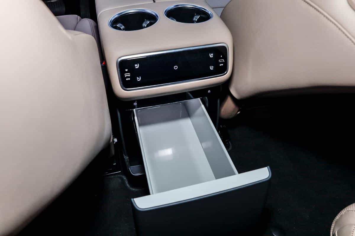 undefined undefined 2025-photo-21