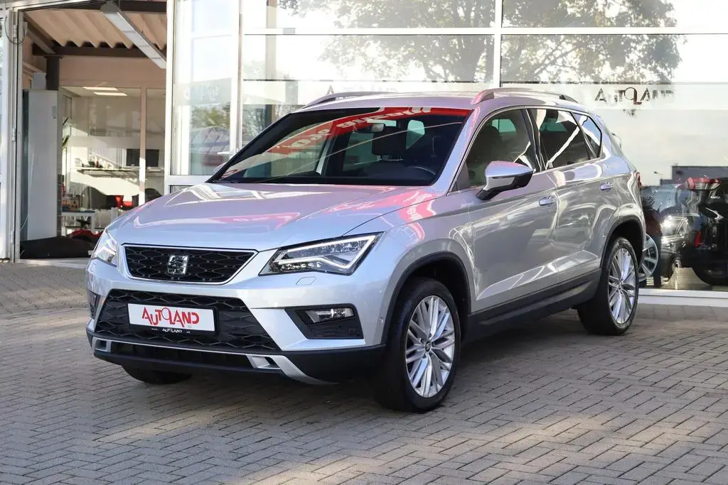 Main__Slider__Photo:Seat Ateca 1.4 TSI Xcellence DSG LED PDC Sitzheizung 06/2017-1