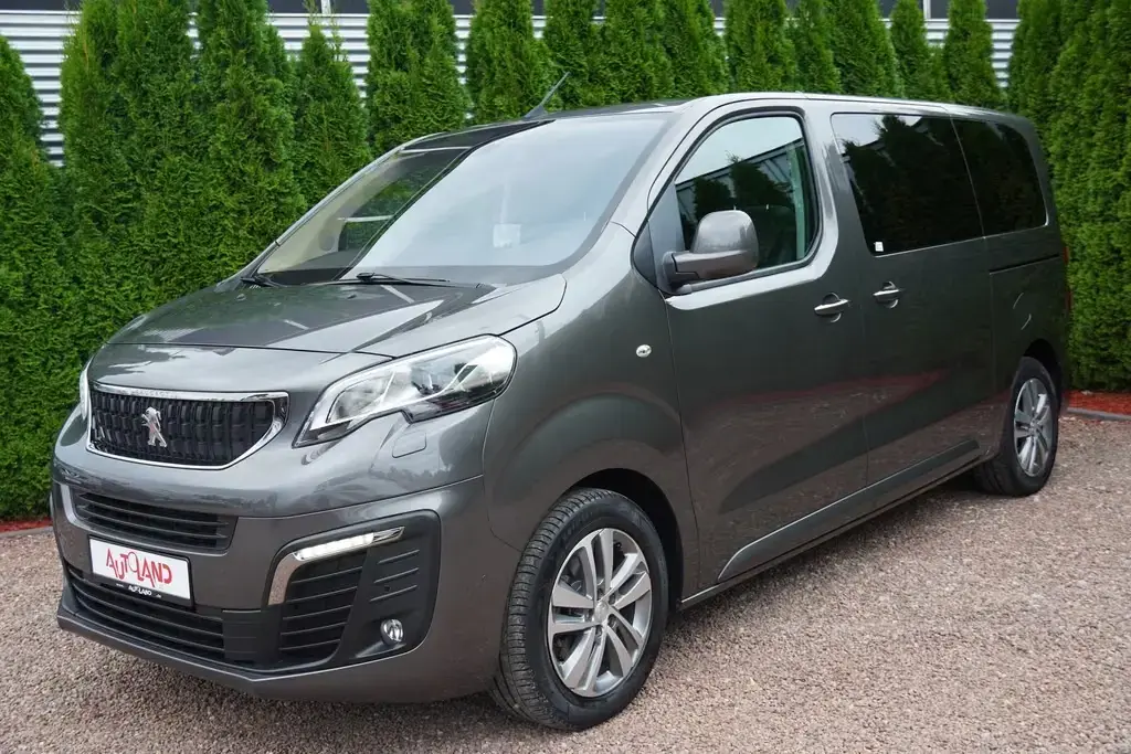 Main__Slider__Photo:Peugeot Traveller 1.5 Blue-HDi Allure L2 AHK ACC Navi 11/2019-1