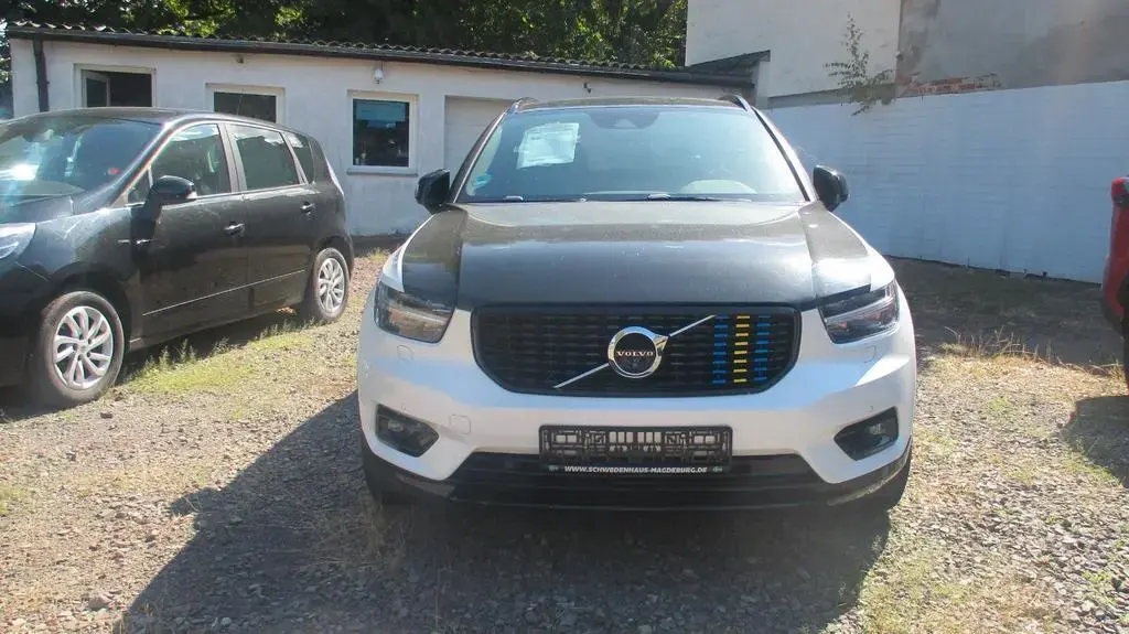 Main__Slider__Photo:Volvo XC40 T3 R Design R Design 04/2018-1