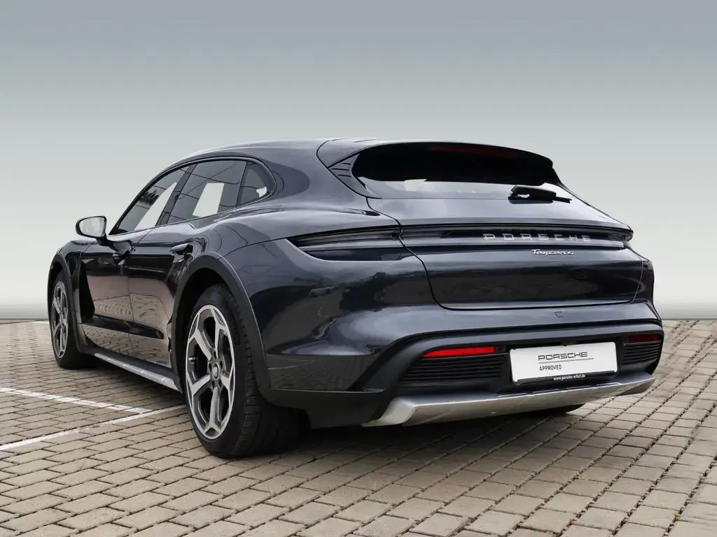 Main__Slider__Photo:Porsche Taycan 4 Cross Turismo 08/2023-1