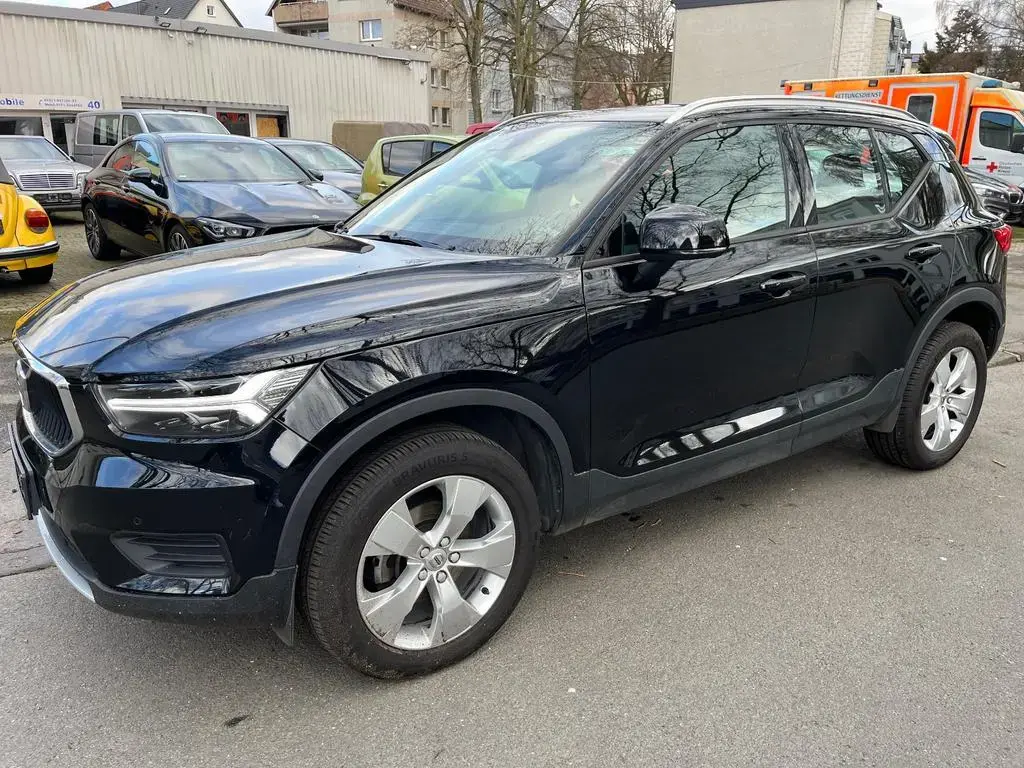 Main__Slider__Photo:Volvo XC40 Momentum Pro 2WD 06/2019-1