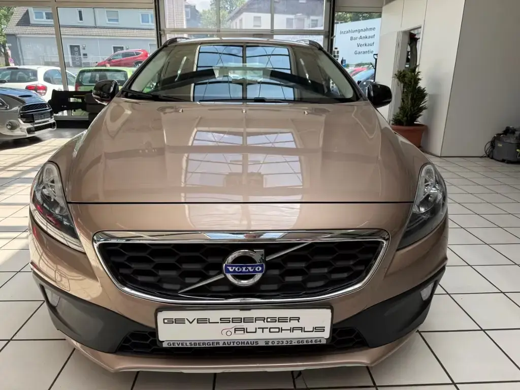 Main__Slider__Photo:Volvo V40 Cross Country Momentum AWD Automatik 02/2014-1