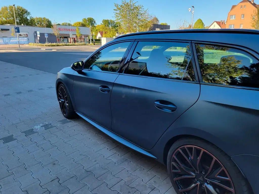 Main__Slider__Photo:Cupra Leon 2.0 TSI 228kW VZ 4Drive DSG Sportstourer VZ 06/2021-1