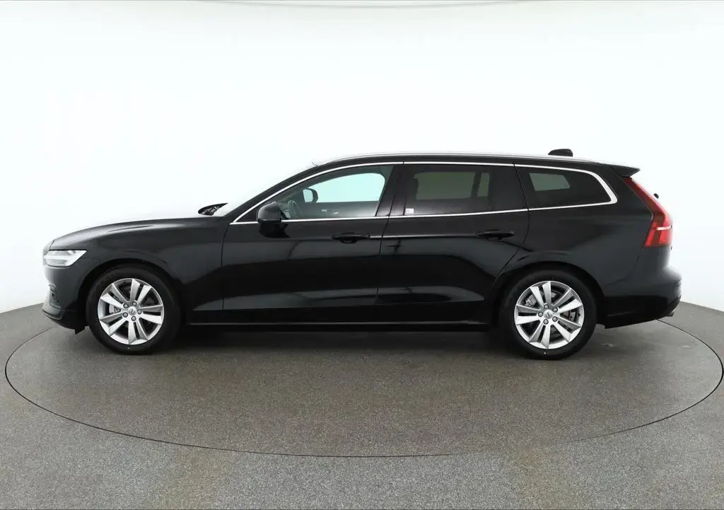 Main__Slider__Photo:Volvo V60 2.0 Momentum LED Navi Kamera Teilleder PDC 01/2019-1