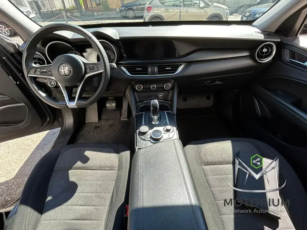 Main__Slider__Photo:Alfa Romeo Stelvio 2.2d 180 CV Automatic EXECUTI 01/2018-1
