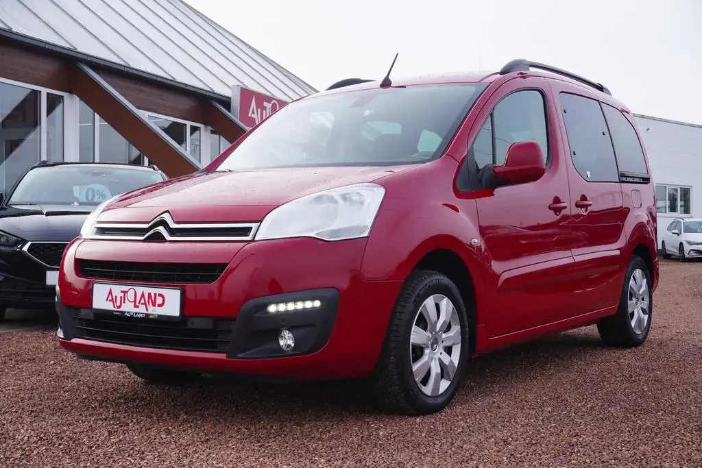 Main__Slider__Photo:Citroën Berlingo 1.2 Navi Kamera PDC 07/2018-1