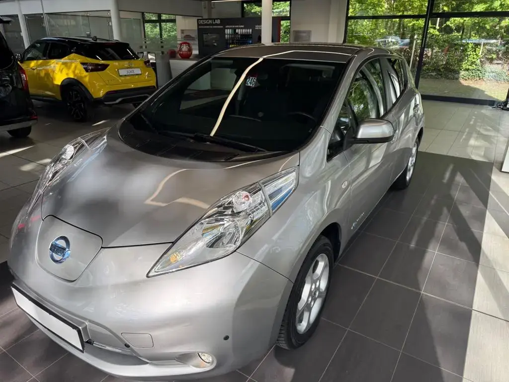Main__Slider__Photo:Nissan Leaf (mit Kauf-Batterie Acenta KeyLess+LM+AUT 11/2017-1