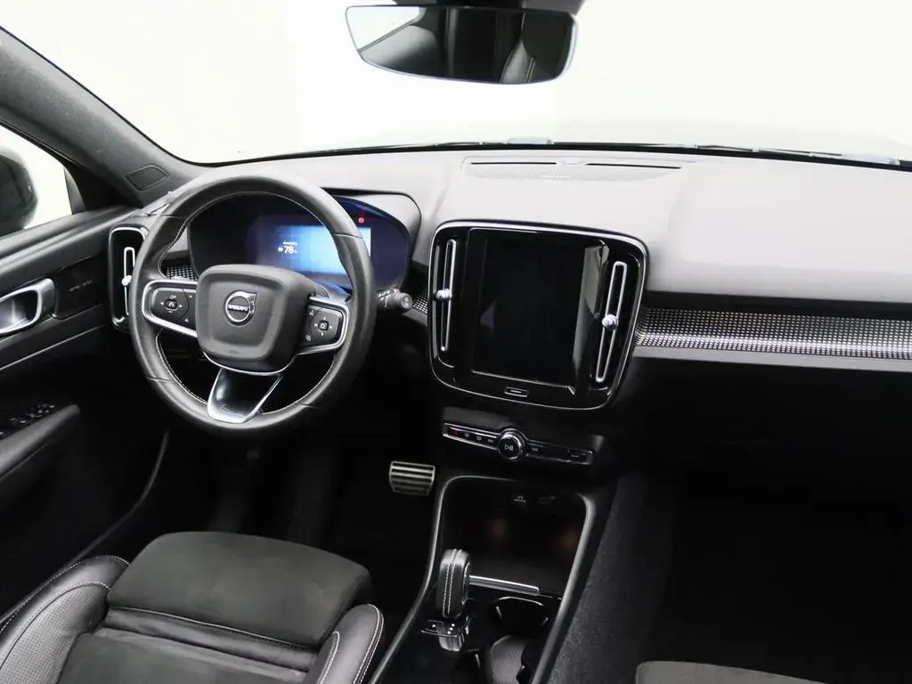 Main__Slider__Photo:Volvo XC40 P8 408pk AWD Pure Electric R-Design 92,2% S 12/2020-1