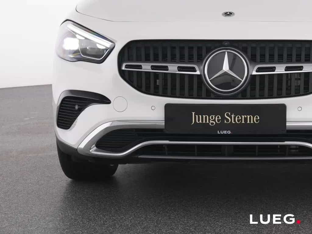 Mercedes-Benz GLA 200 Progressive+MBeam+Distronic+AHK+KeyG+360 01/2025-photo-16