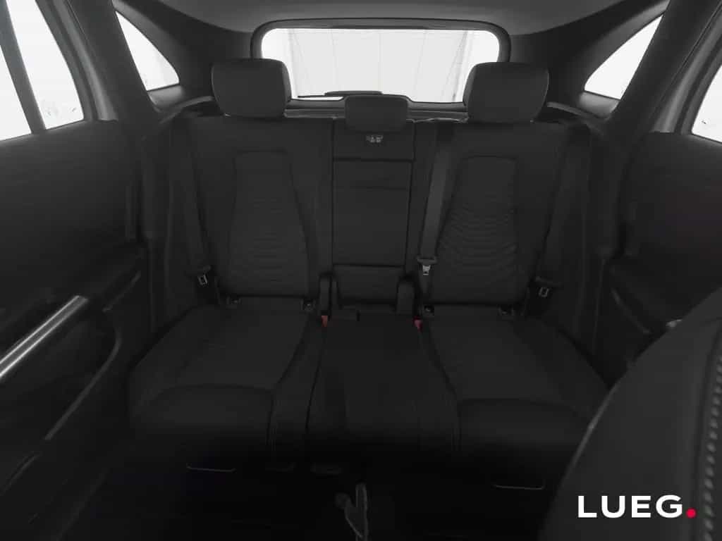 Mercedes-Benz GLA 200 Progressive+MBeam+Distronic+AHK+KeyG+360 01/2025-photo-5