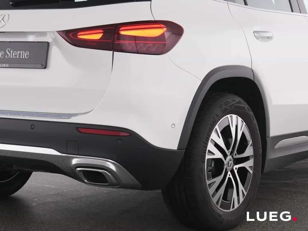 Mercedes-Benz GLA 200 Progressive+MBeam+Distronic+AHK+KeyG+360 01/2025-photo-9