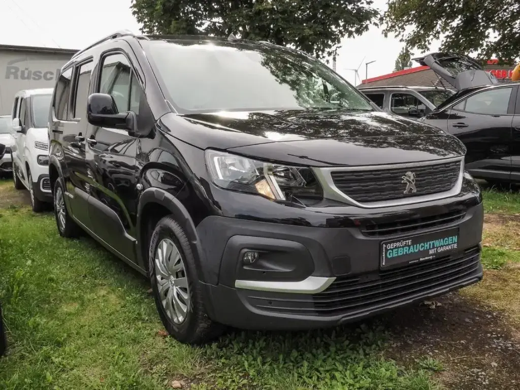 Main__Slider__Photo:Peugeot Rifter Active L2 1.2 Klima SHZ PDCv+h Allwetter 11/2020-1