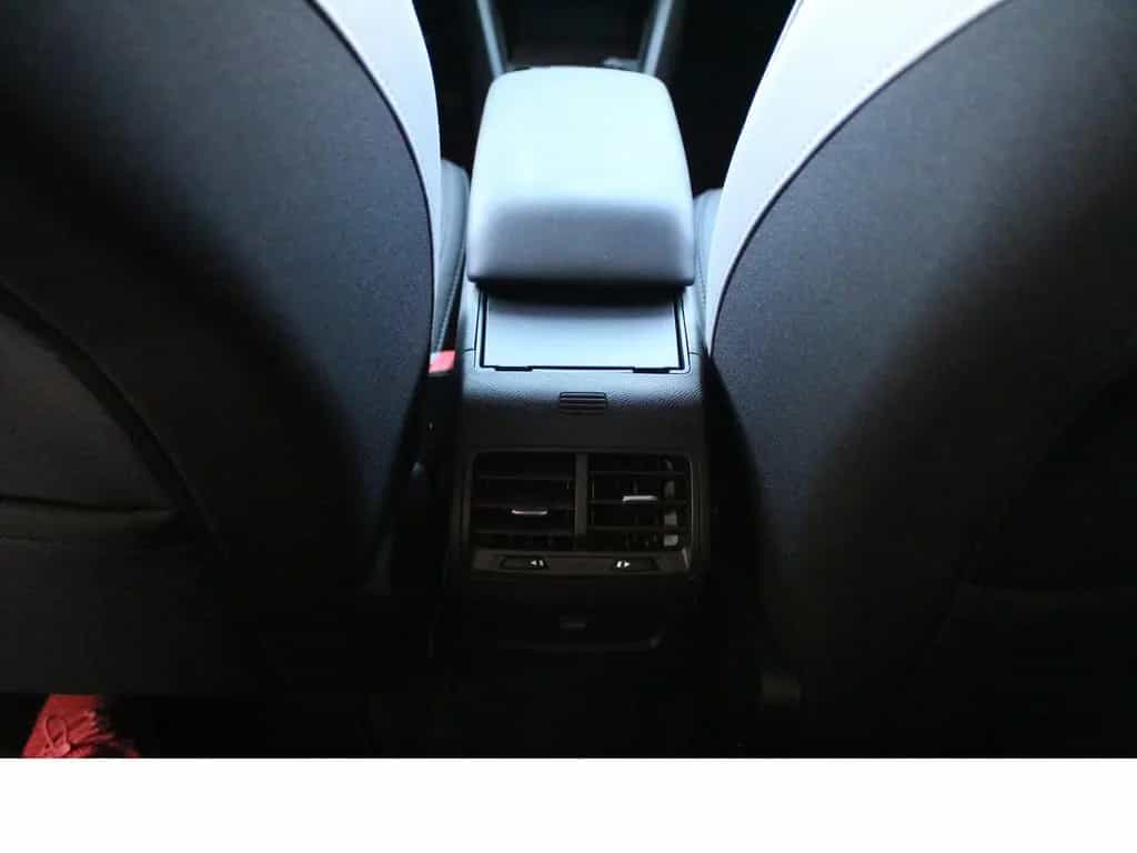 Citroën C4 Hybrid 145 Max 04/2026-photo-31