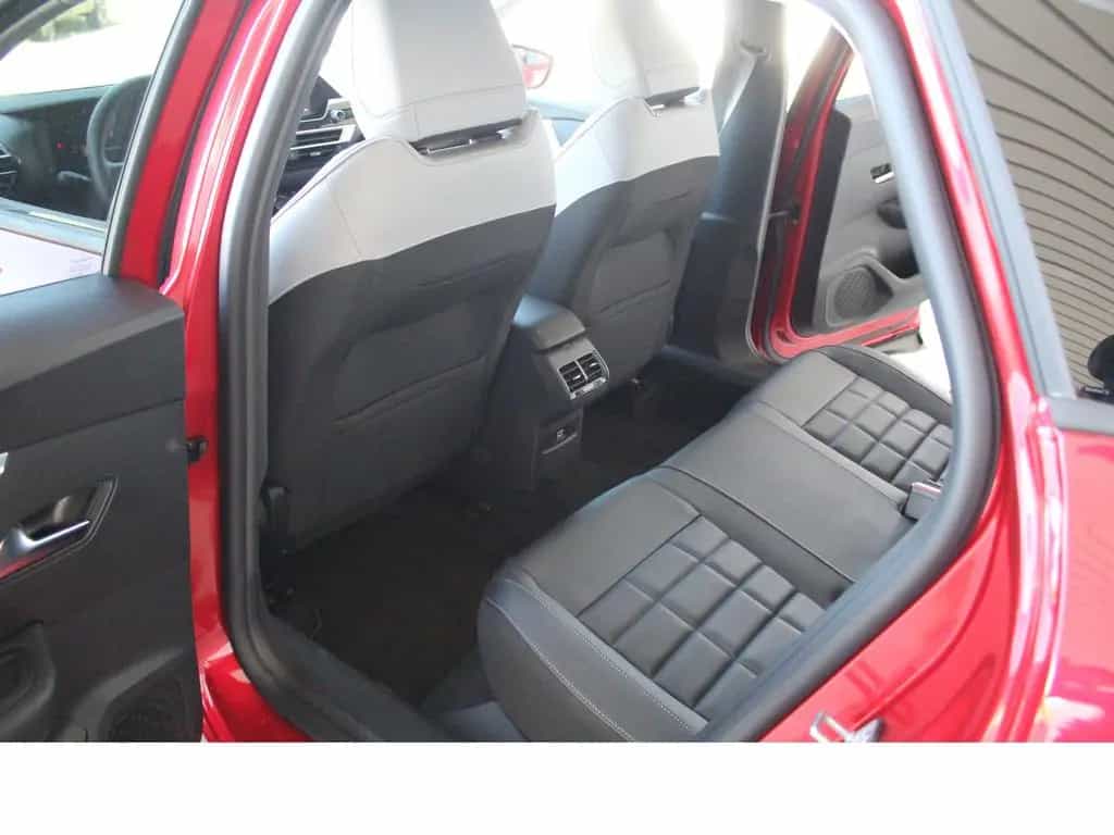 Citroën C4 Hybrid 145 Max 04/2026-photo-35