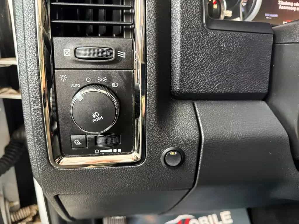 Dodge RAM 1500 5.7 Sport 4x4 / RAMBOX / SBL / AHK 01/2014-photo-19