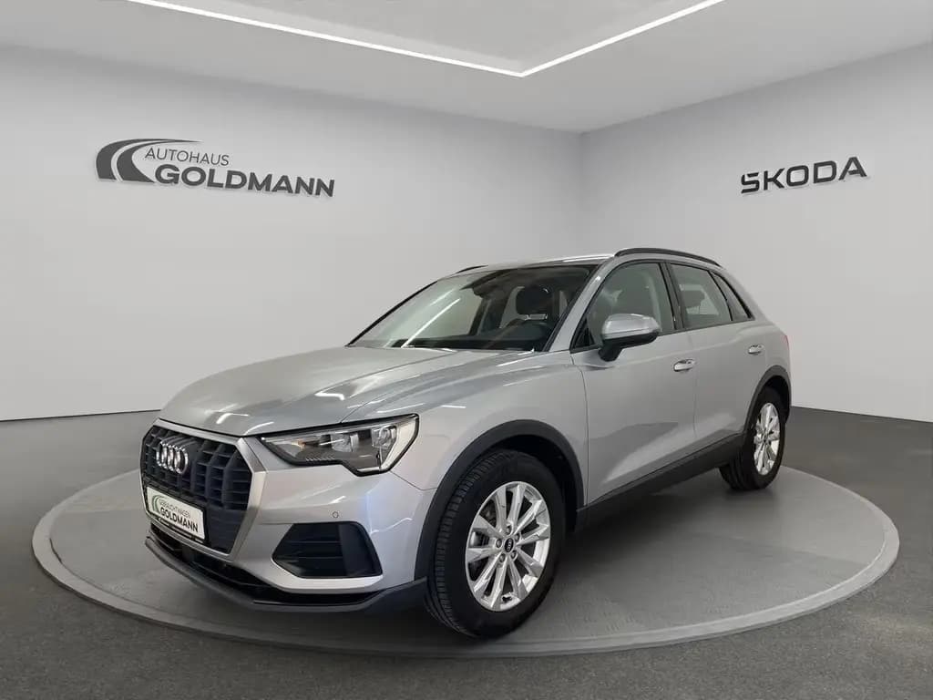 Main__Slider__Photo:Audi Q3 Basis 1.5 TFSI DSG AHK 05/2021-0