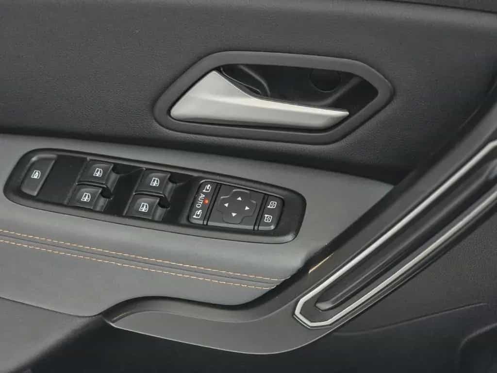 Dacia Duster II Extreme 150PS SHZ 360-Kamera AHK Navi 06/2023-photo-10