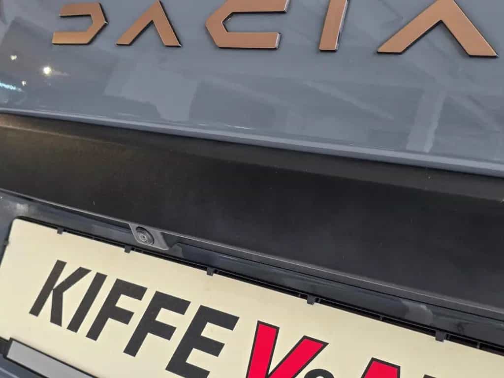 Dacia Duster II Extreme 150PS SHZ 360-Kamera AHK Navi 06/2023-photo-23