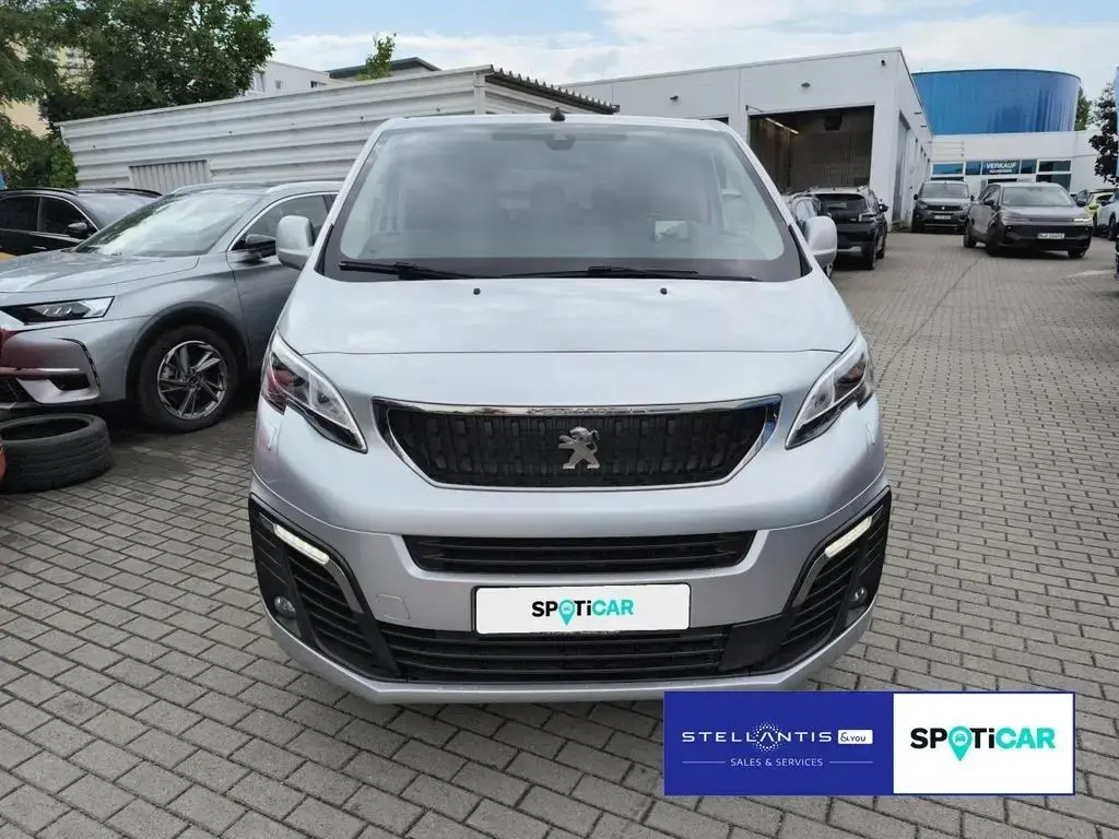 Main__Slider__Photo:Peugeot Traveller Allure L3 HDI 180 EAT6 Pano 8-Sitzer S 07/2018-1