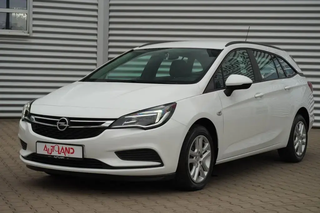 Main__Slider__Photo:Opel Astra K ST 1.4 Turbo Edition IntelliLink PDC 10/2019-1