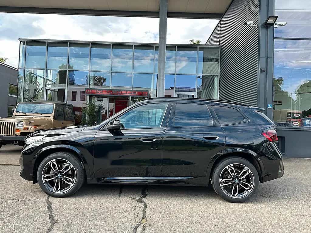 BMW X1 sDrive18i M-Paket Aut. / Pano / Sportsitze 12/2025-photo-5