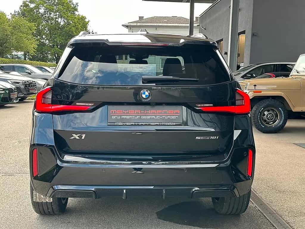 BMW X1 sDrive18i M-Paket Aut. / Pano / Sportsitze 12/2025-photo-8