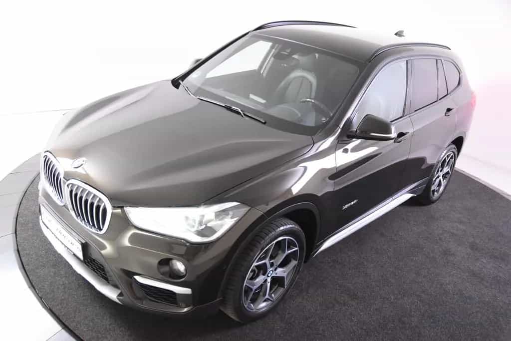 BMW X1 xDrive20i *2.Hand*4x4*AHK*SHZ*Park ass.* 03/2017-photo-3
