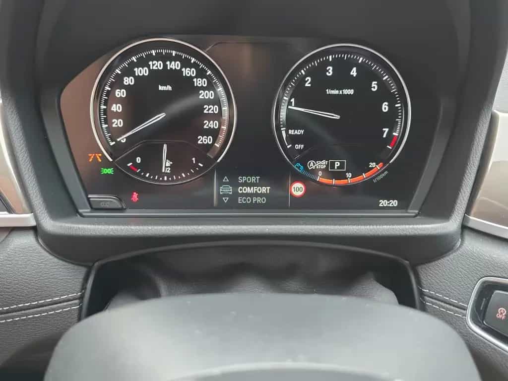 BMW X1 sDrive 20 i xLine LED Leder Alu AHK 07/2020-photo-16