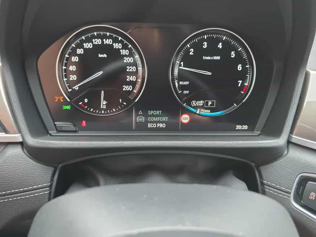 BMW X1 sDrive 20 i xLine LED Leder Alu AHK 07/2020-photo-17