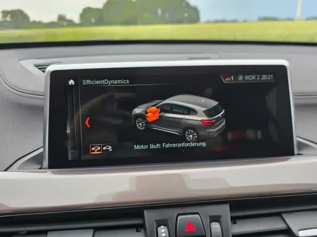 BMW X1 sDrive 20 i xLine LED Leder Alu AHK 07/2020-photo-24
