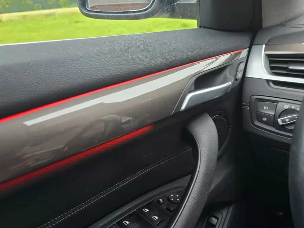 BMW X1 sDrive 20 i xLine LED Leder Alu AHK 07/2020-photo-27