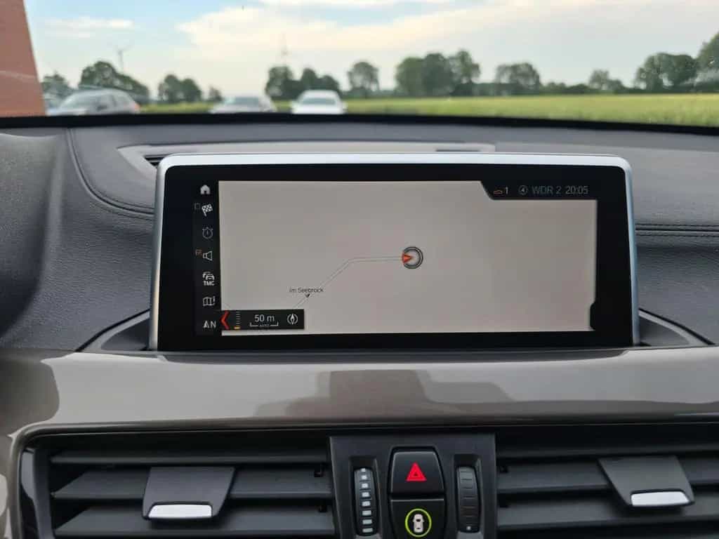 BMW X1 sDrive 20 i xLine LED Leder Alu AHK 07/2020-photo-39