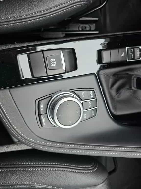 BMW X1 sDrive 20 i xLine LED Leder Alu AHK 07/2020-photo-43