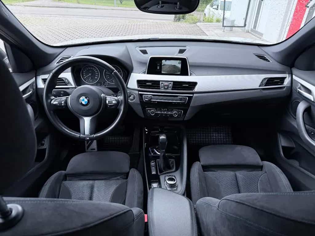 BMW X1 xDrive20i M Sport Aut M19" PANO KAMERA eSitze 09/2017-photo-1